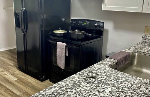 Seven Oaks House | Beautiful & Stylish 2 BR & 2.5 Baths 10min downtown, 5min Lexington Med Center