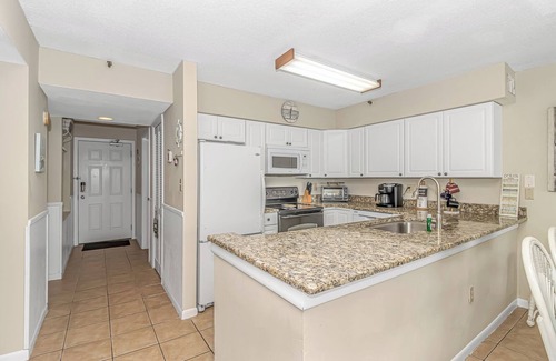 Windy Hill Condo | Beautiful Sunrise & Sunset View from a 28' Balcony-3 BR unit with 2 King rooms