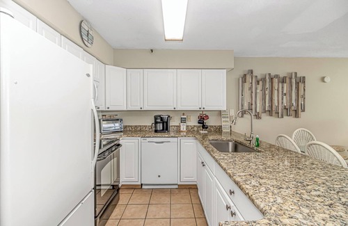 Windy Hill Condo | Beautiful Sunrise & Sunset View from a 28' Balcony-3 BR unit with 2 King rooms