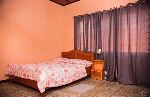 Dansoman Apartment | Beautiful Suburban 3 bedroom house, 30 mins from airport