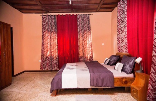 Dansoman Apartment | Beautiful Suburban 3 bedroom house, 30 mins from airport