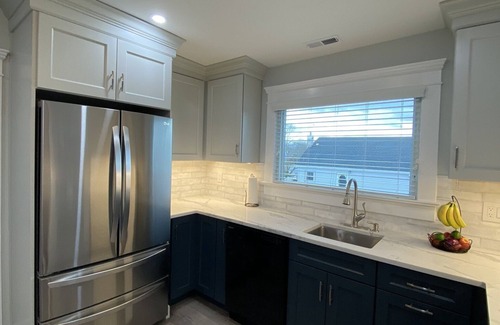 Long Branch Apartment | Beautiful sun filled 2 BR 3 blocks from beach- 2 beach passes- kids are free