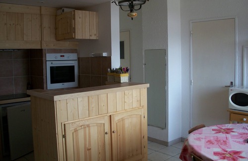 Les Angles Apartment | Beautiful sunny apartment in the center of the village