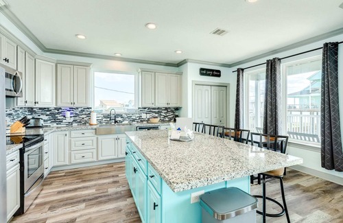 San Luis House | Beautiful Sunrises & Sandy Sea Views, Relax!