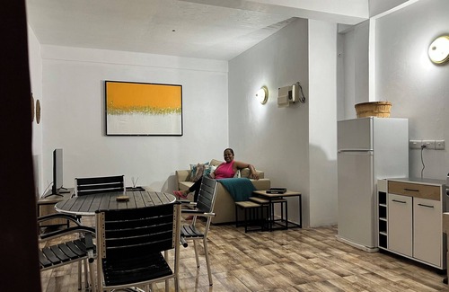 Mahaut Apartment | Beautiful sunset and Mountain View 2 bedroom apt