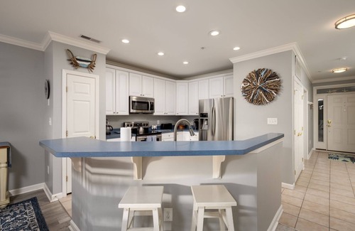 Sunset Island Condo | Beautiful Sunset Island 3 BR Condo, FREE Linens &Towels, includes 4 Beach Chairs