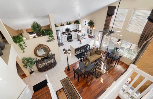 Garden Lakes Estates House | Beautiful sunset Lakehouse with with amazing views and heated pool and jacuzzi !