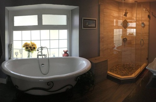 East Lake House | Beautiful Sunsets on Lake Tarpon. Fish, Swim, Jetski and More