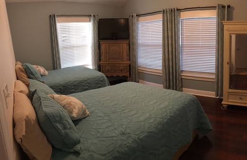East Lake House | Beautiful Sunsets on Lake Tarpon. Fish, Swim, Jetski and More