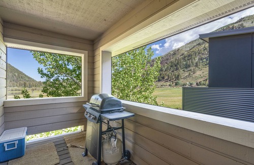 Telluride Condo | Beautiful Sunset Views, close to Lift 7 and the San Miguel River.