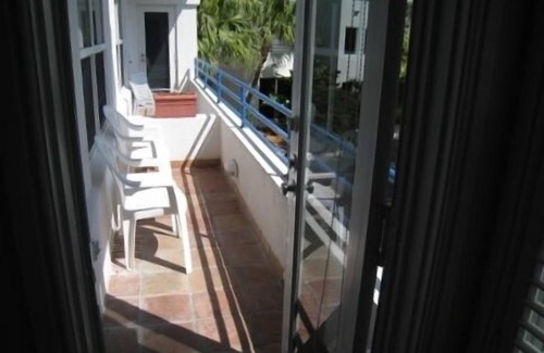 Truman Annex Condo | Beautiful sunsets! Harbour Place, Truman Annex. Walk or bike to everything!