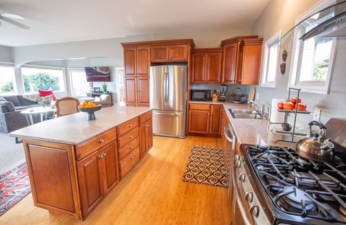 Port Angeles House | Beautiful sweeping views of Olympic Mountains and Straits of Juan de Fuca