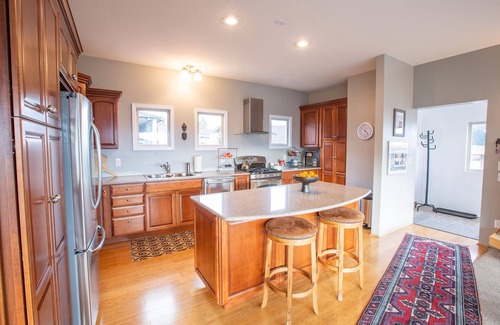 Port Angeles House | Beautiful sweeping views of Olympic Mountains and Straits of Juan de Fuca