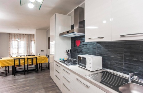 Sarroch House | Beautiful “Sweet House Pula” with Sea View, Wi-Fi, Garden & Terrace