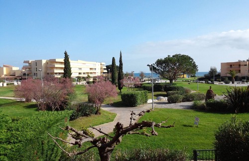 La Londe-les-Maures Apartment | Beautiful T3, 150m from the beach, 2 bedrooms, large loggia, secure parking.