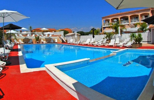 La Londe-les-Maures Apartment | Beautiful T2 Mezzanine 6 p. 250m from the BEACH with HEATED POOL & TENNIS (205)