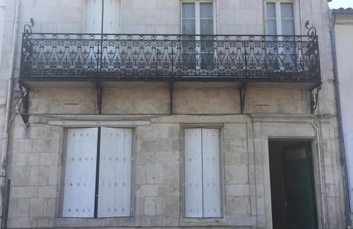 Rochefort Apartment | Beautiful T2 Renovated, fully equipped and well located, bright and quiet