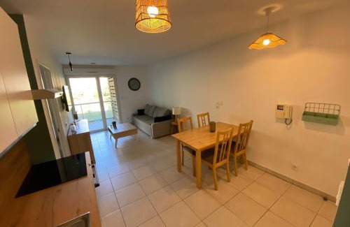 La Valette-du-Var Apartment | Beautiful T2 with swimming pool - near park
