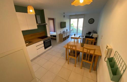 La Valette-du-Var Apartment | Beautiful T2 with swimming pool - near park