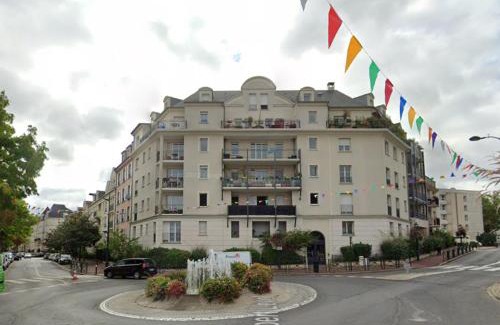 Le Plessis-Robinson Apartment | Beautiful T3, 10 min Paris, free parking