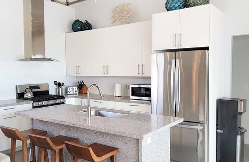 The Bight Villa | Beautiful Modern Villa - short walk to Grace Bay Beach