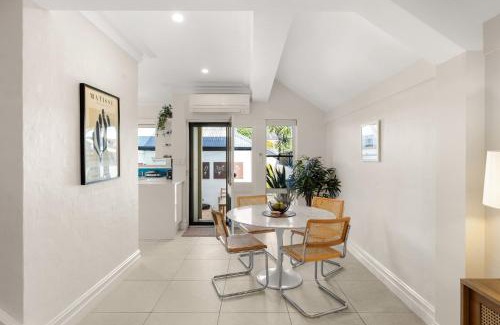 Cooks Hill House | Beautiful Terrace Home with Courtyard