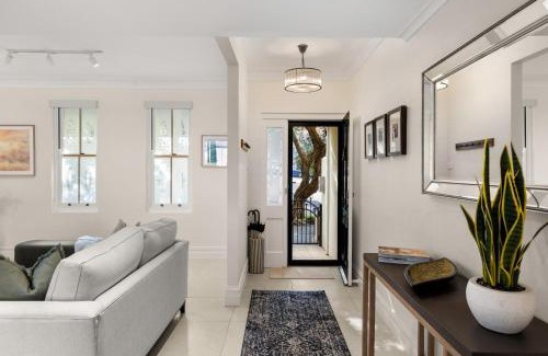 Cooks Hill House | Beautiful Terrace Home with Courtyard