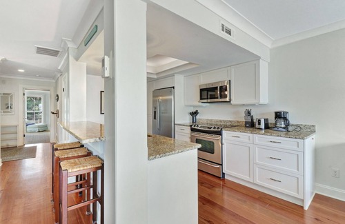 South Beach Villa | Beautiful Three Bedroom Townhome with Stunning Water Views ~ 7 Lands End Road