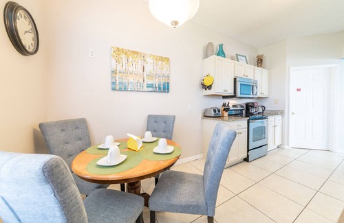 Lake Berkley House | Beautiful themed vacation home - Unbelievable Value - Lake Berkley Resort