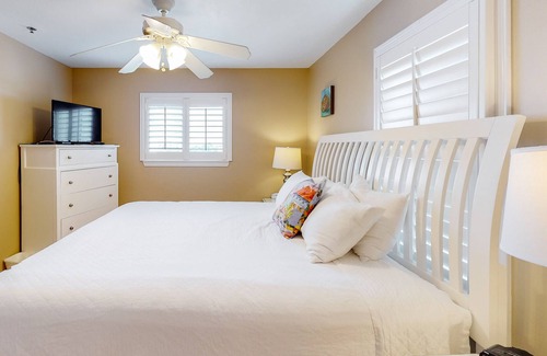 Miramar Beach Condo | Beautiful third-floor Miramar Beach home w/private balcony/shared pool/free WiFi