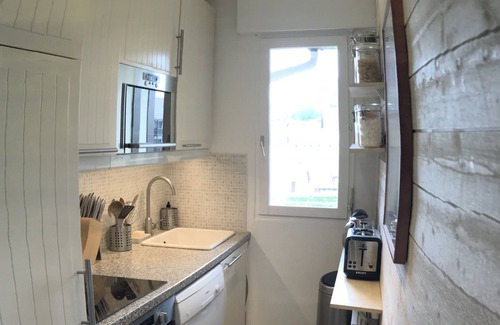 Blonville-sur-Mer Apartment | Beautiful three room apartment on the beach, superb view