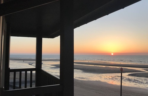 Blonville-sur-Mer Apartment | Beautiful three room apartment on the beach, superb view
