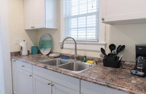 Bid-a-wee Beach House | Beautiful Three Bedroom with Private Beach Access