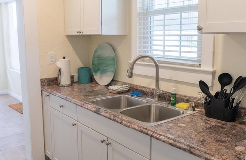 Bid-a-wee Beach House | Beautiful Three Bedroom with Private Beach Access