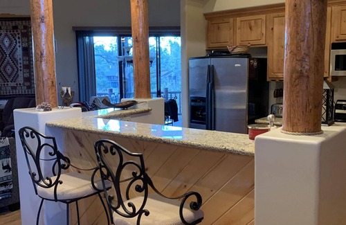 Torreon Cabin | Beautiful Torreon Lodge on 18th Fairway with Golf Privileges