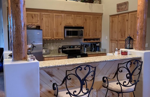 Torreon Cabin | Beautiful Torreon Lodge on 18th Fairway with Golf Privileges
