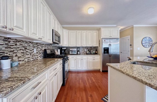 Cape May - Wildwood House | Beautiful Townhome Right Around the Corner from the Beach and Boardwalk!