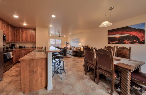 Moab South Valley House | Beautiful Townhome in Moab with Pool, Hot Tub & Breathtaking Views