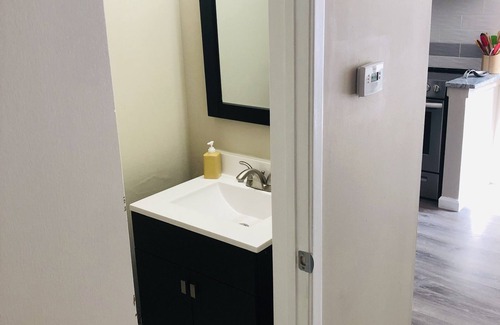 Lawrence House | Beautiful Townhome near KU and downtown