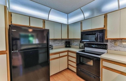 Inverness House | Beautiful Townhome - Sunny Getaway for Snowbirds - 3 month minimum rental