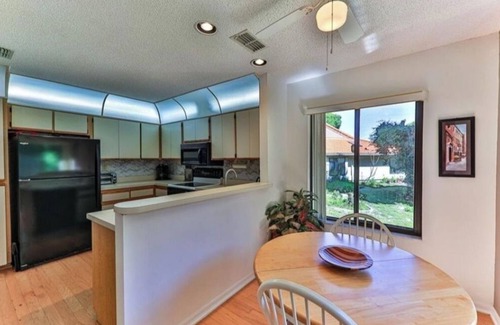 Inverness House | Beautiful Townhome - Sunny Getaway for Snowbirds - 3 month minimum rental