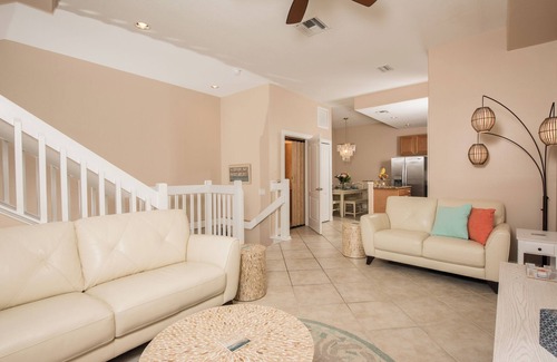 Bay Esplanade House | Beautiful Townhome with Private Rooftop
