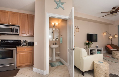 Bay Esplanade House | Beautiful Townhome with Private Rooftop
