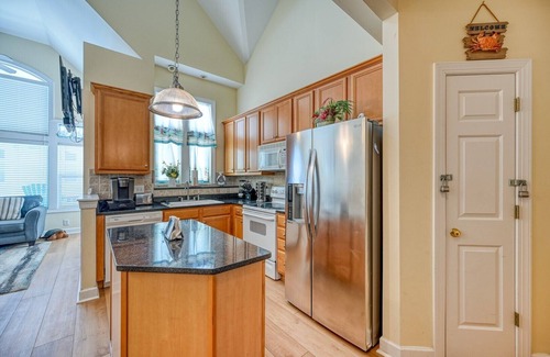 Surf City House | Beautiful Townhouse, Community Pool and Beach Access