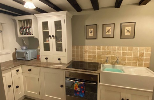 Castle Donington Cottage | Beautiful traditional heavily beamed cottage in the heart of a quaint village
