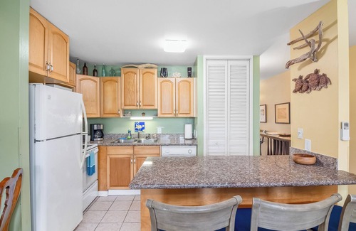 Kahuku Condo | Beautiful Turtle Bay Condo - Full Kitchen and Two Full Bathrooms!