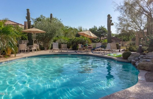 Talon Retreat House | Beautiful two bed, two bath townhouse in N Scottsdale in the Grayhawk community