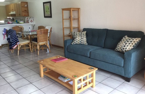 Jolly Harbour Villa | Beautiful Two Bed Villa 5 mins to the beach.WiFi and Air Con.Deck and Balcony.