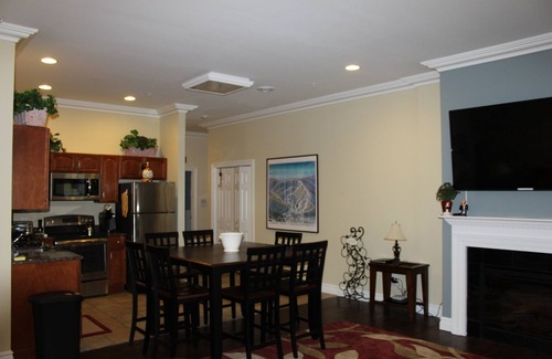 Hancock Condo | Beautiful Two Bedroom, Ski In/Out, Mountainside, Home away from Home!