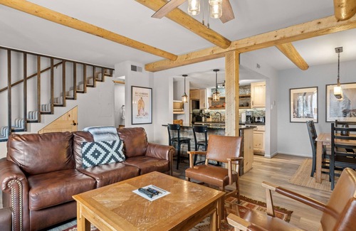 Northeast Santa Fe Condo | Beautiful Two Story Condo, Walk to the Plaza, Great Amenities
